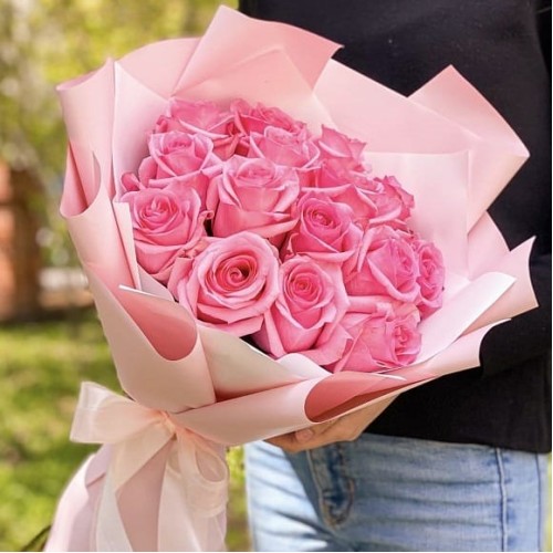 Купить на заказ Букет из 19 розовых роз с доставкой в Ушарале