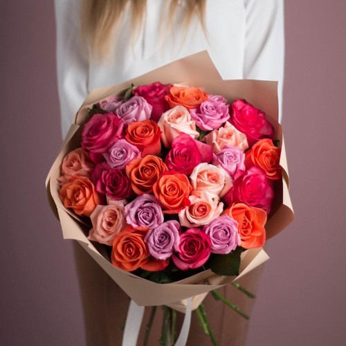 Купить на заказ Букет из 25 роз (микс) с доставкой в Ушарале
