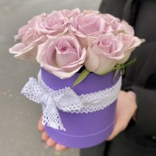 Купить на заказ 9 фиолетовых роз в коробке с доставкой в Ушарале
